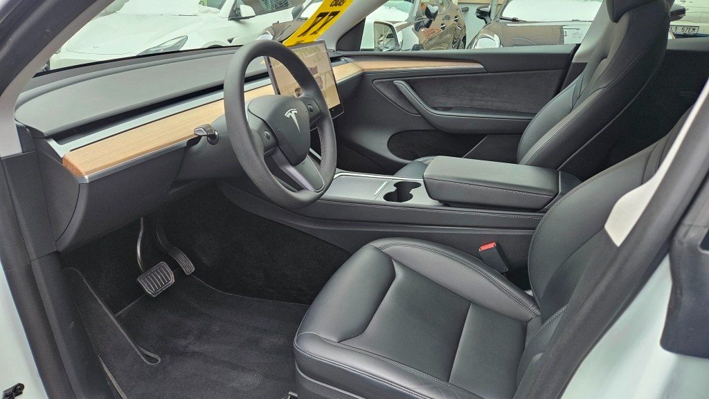 Tesla Model Y LR AWD Berlin Záruka SoH 95% - 2