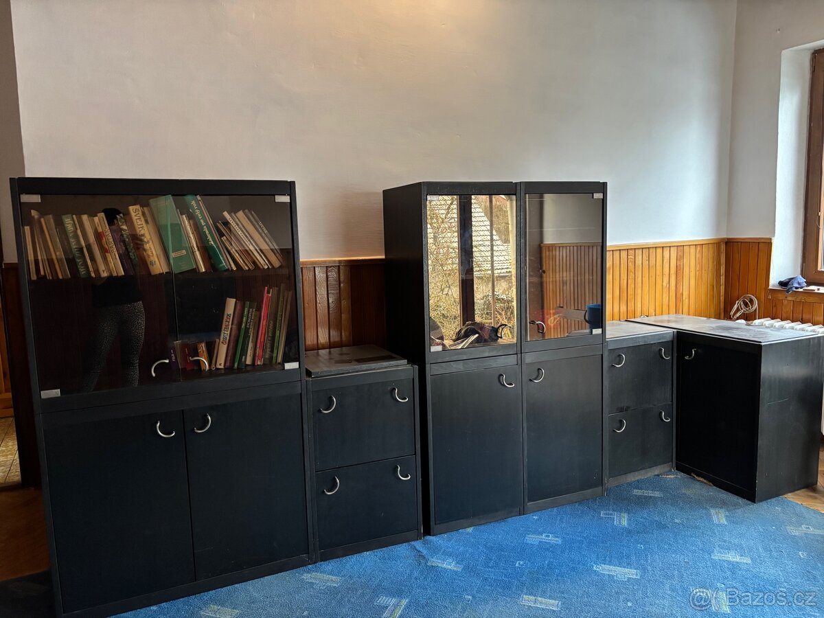Obývací/kancelářská stěna - 2