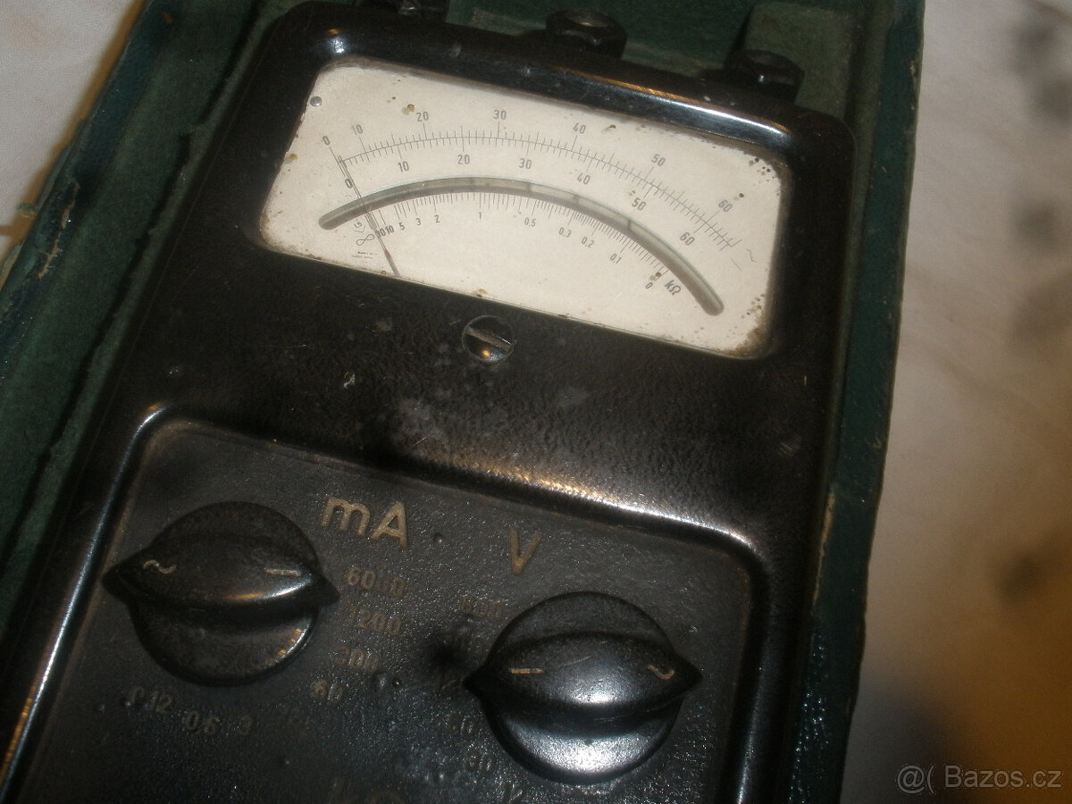 Starý měřící přístroj DU 10 - 2