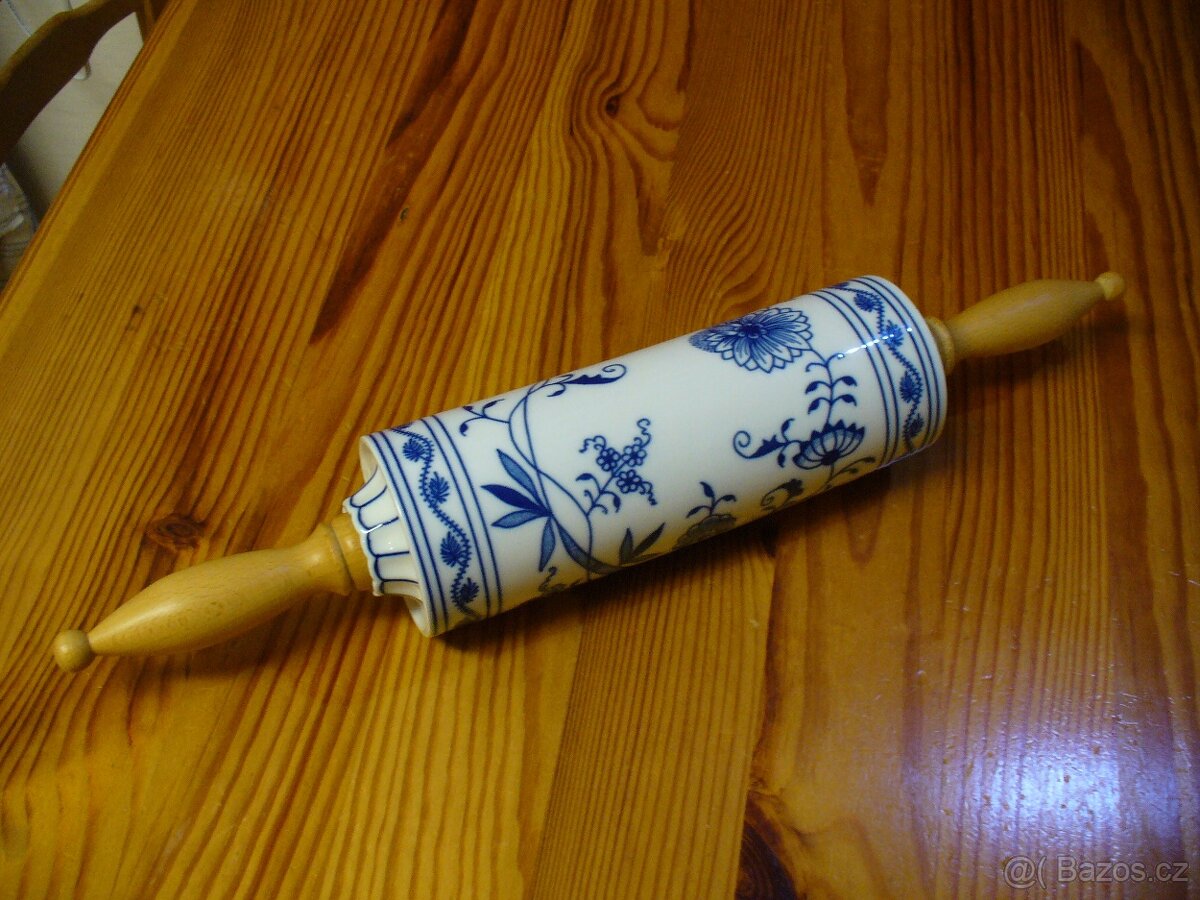 Cibulák - váleček na nudle - 2