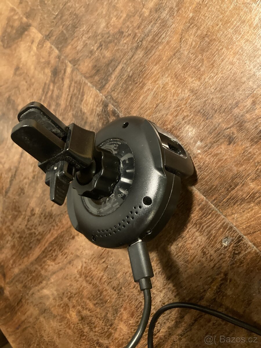 Prodám levně kvalitní originál nabíječku do auta - 2