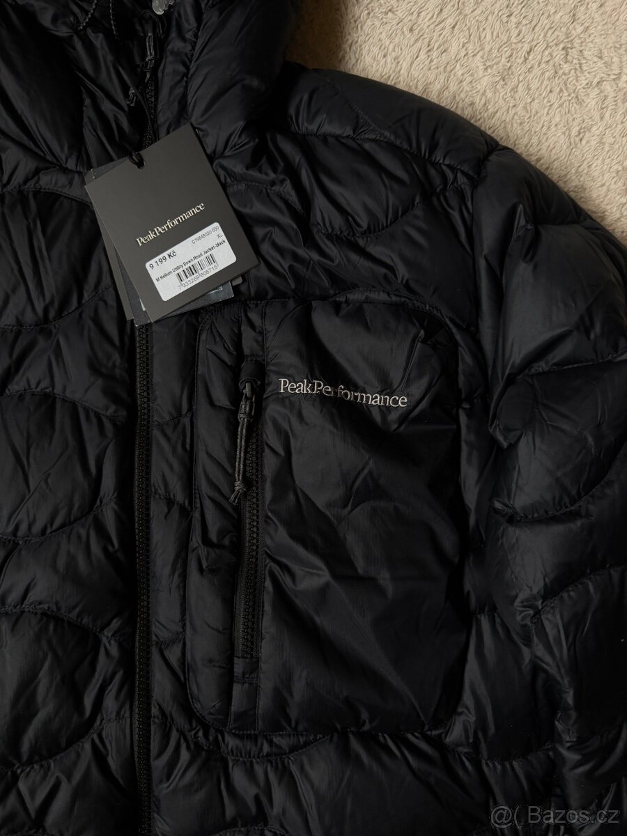 Péřová bunda Peak Performance - 2