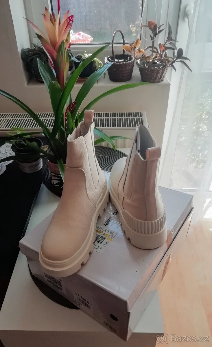 Nové kotníkové botičky na platformě About You, v. 40 - 2