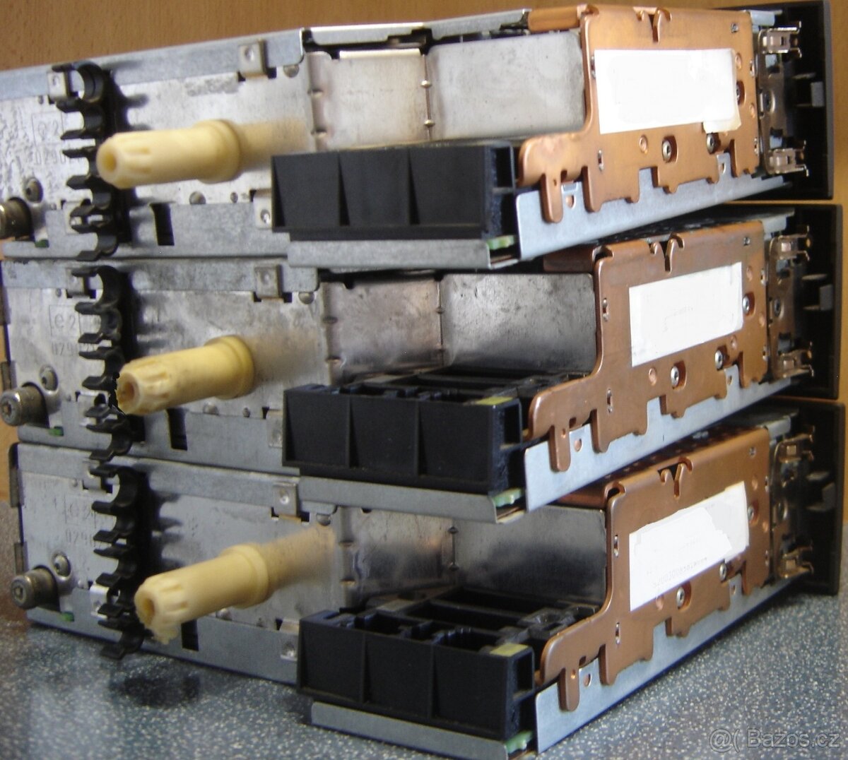 Renault radio s cd + kod k radiu prostřední2 modely "TUNER - 2