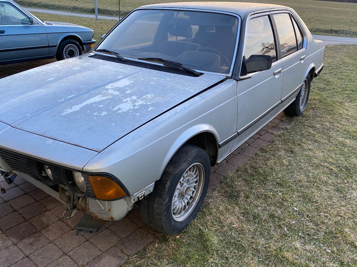 BMW 735i E23 nahradni dily s celeho vozidla - 2