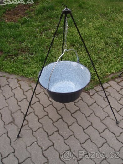 Kotlík na trojnožce - různé objemy - 2