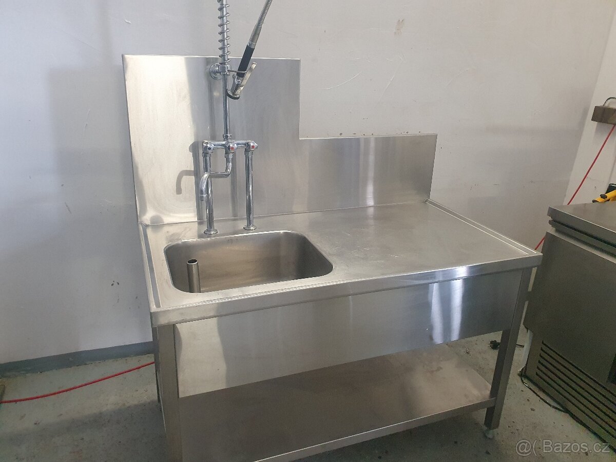 Nerezový dřez s baterií - 2