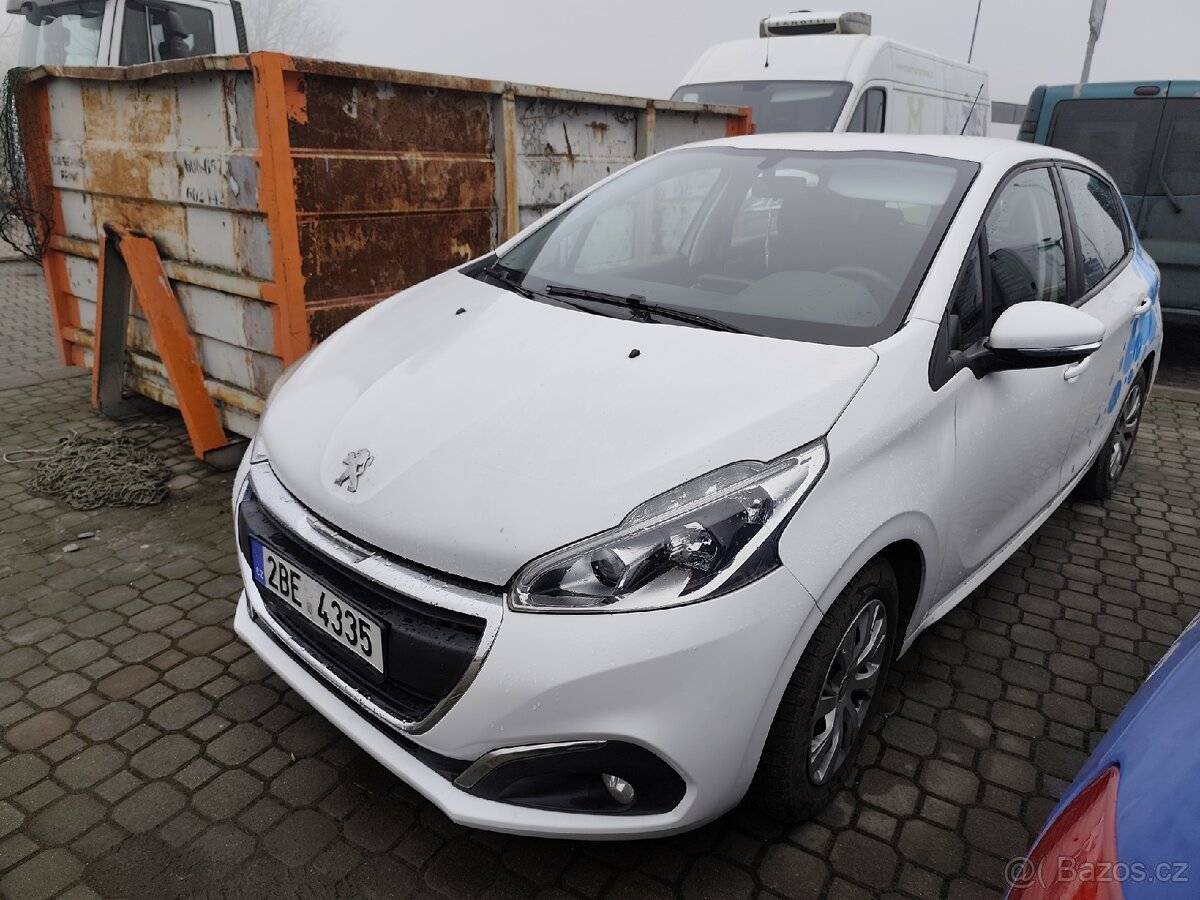 PEUGEOT 208 1,2i r.v.2019 - 2
