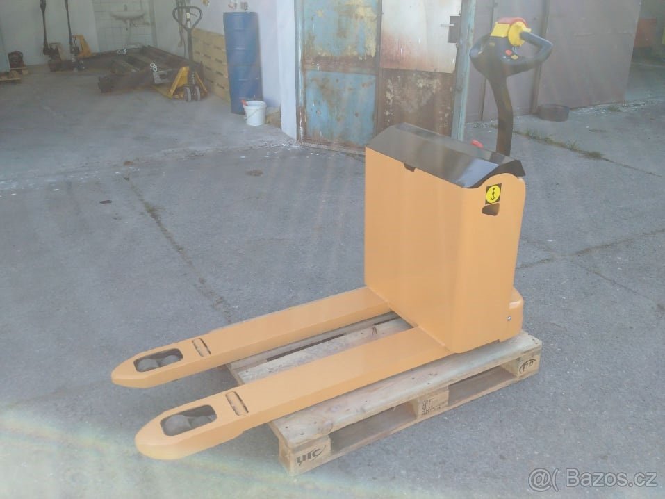 Yale MP-16 - 2