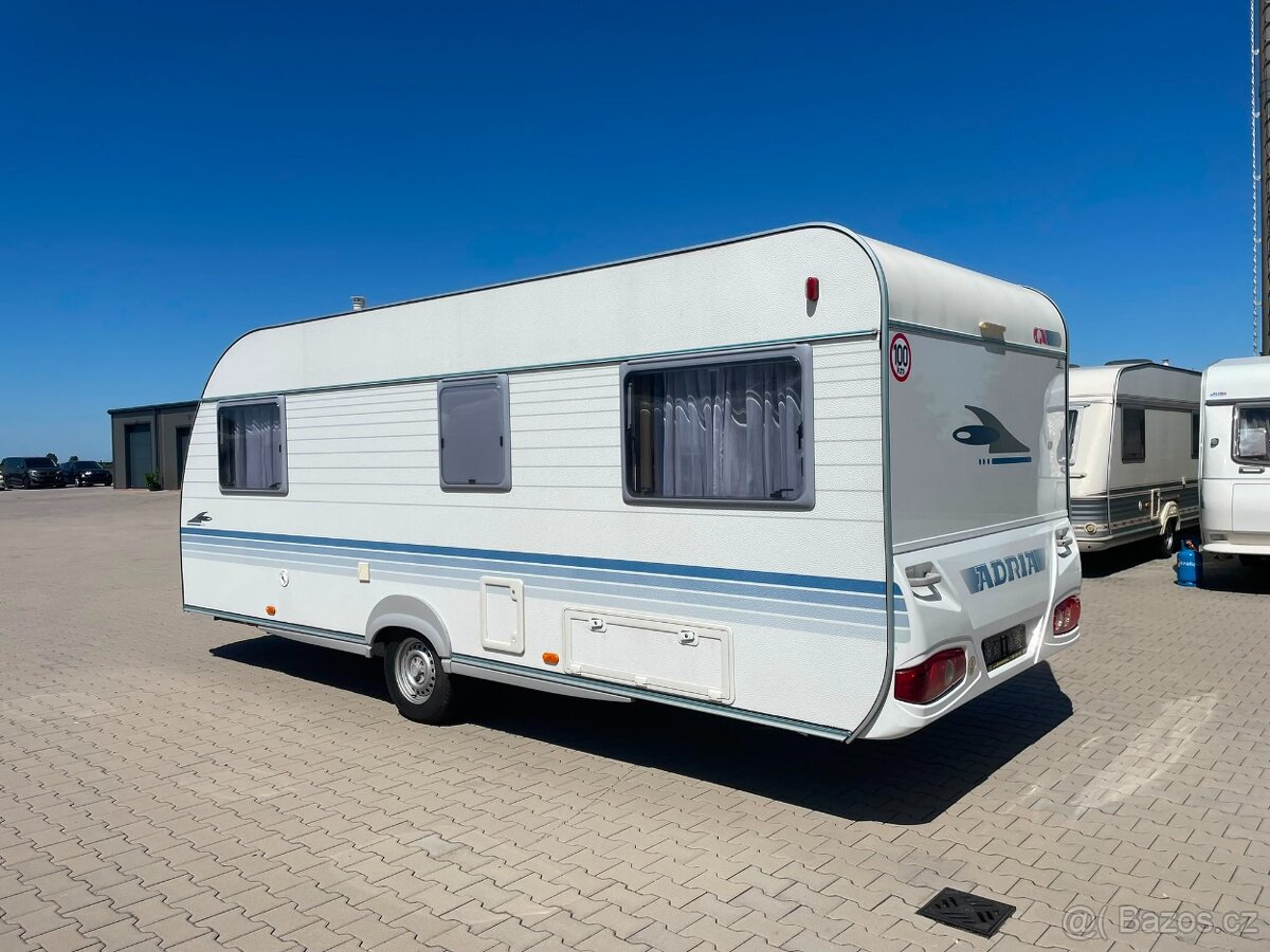 Adria Adora 552, 4 osoby, oddělené postele, bojler, sprcha - 2