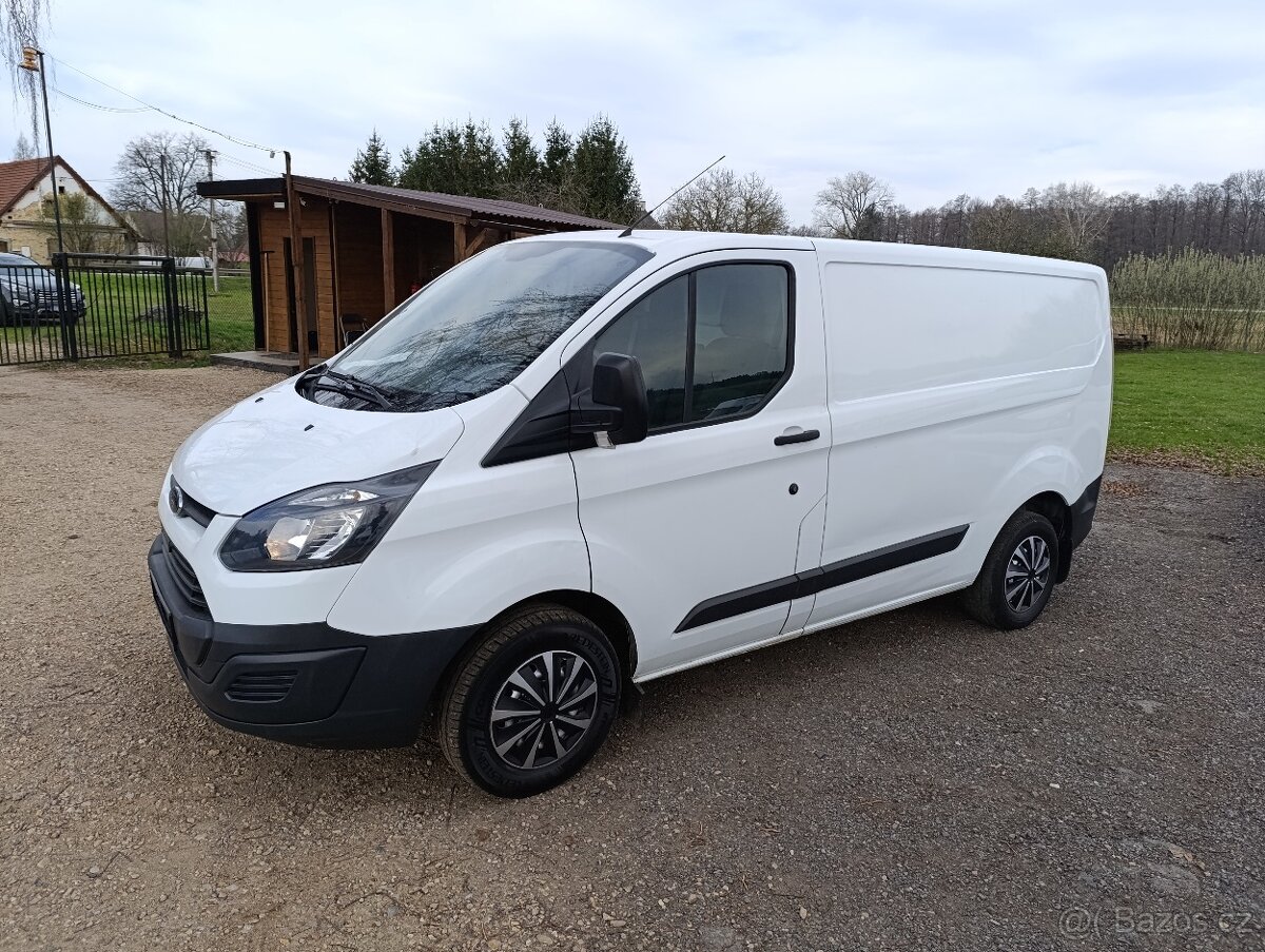 Ford Transit Custom 2.2 TDCi L1H1 tažné - 2