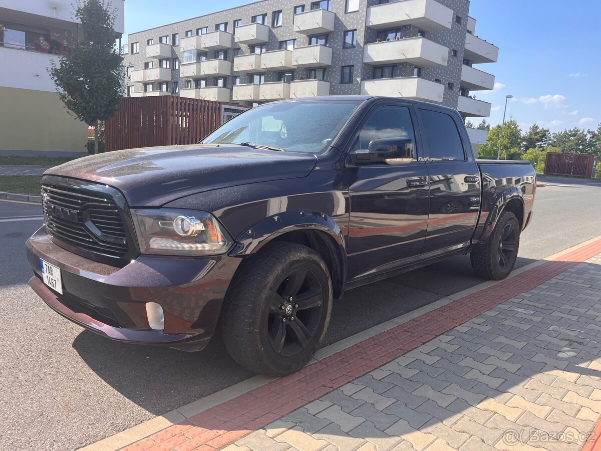 Dodge Ram 1500 Sport Hemi 5.7