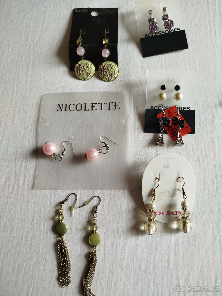 sada náušnic a náhrdelníků bižuterie Orsay... - 2