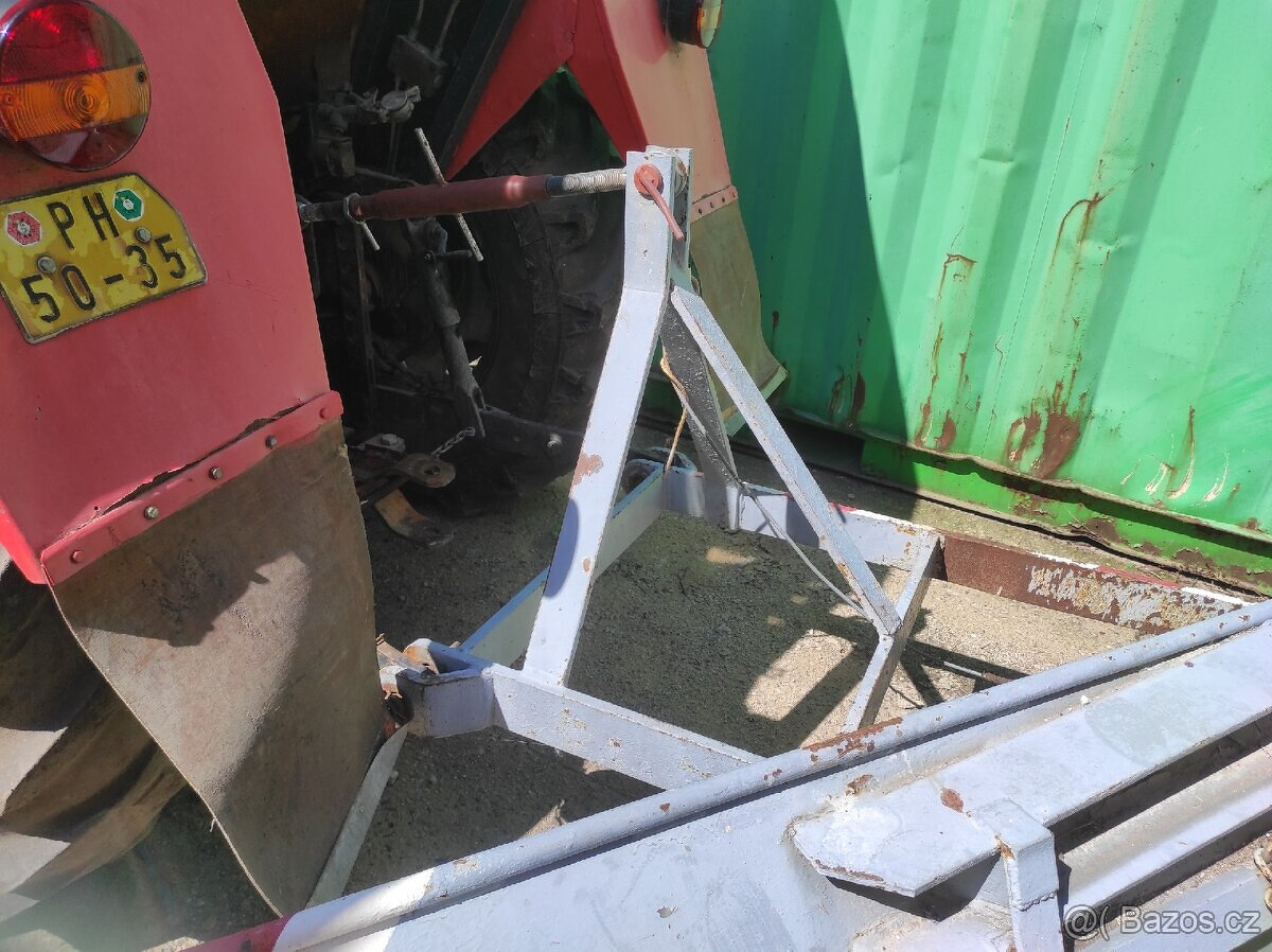 Zěmědělska technika vice stroju - 2