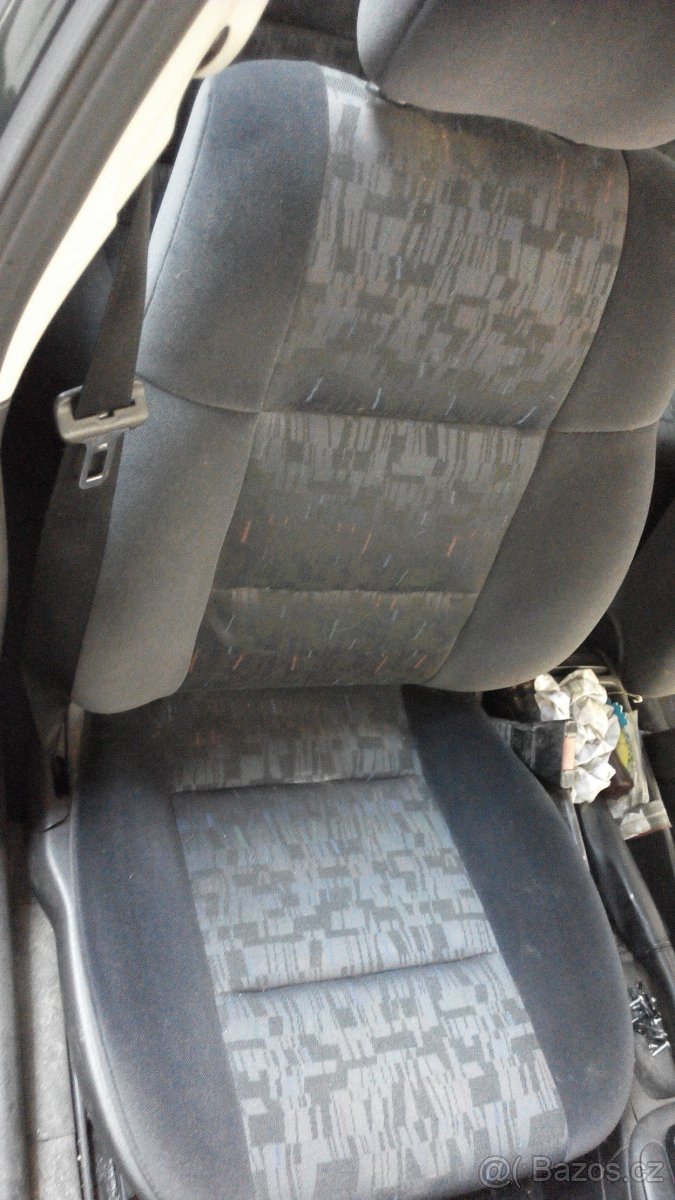 Opel Vectra B - sedačky - 2