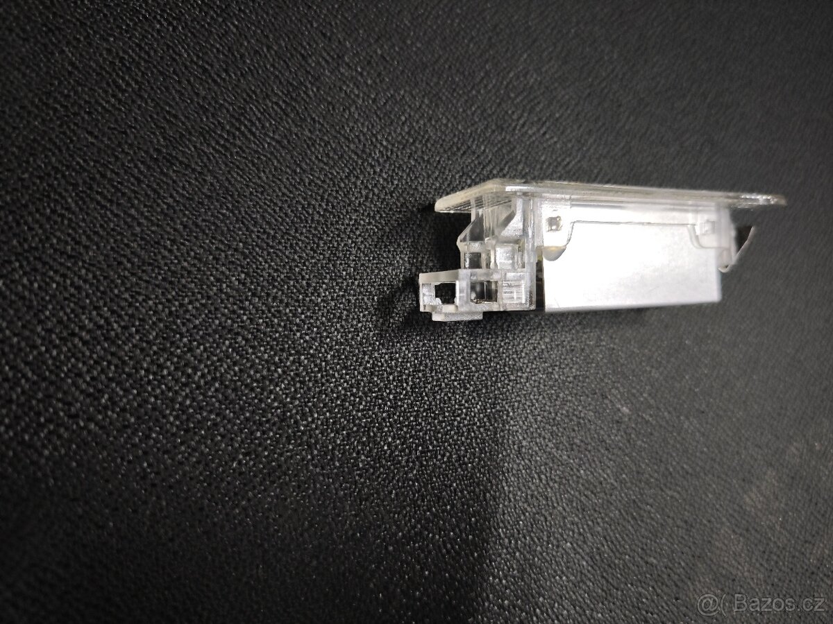 LED lampička do kufru Passat B8 - 2