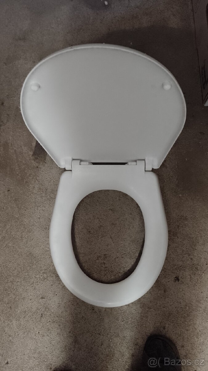 Závěsné WC+prkenko - 2