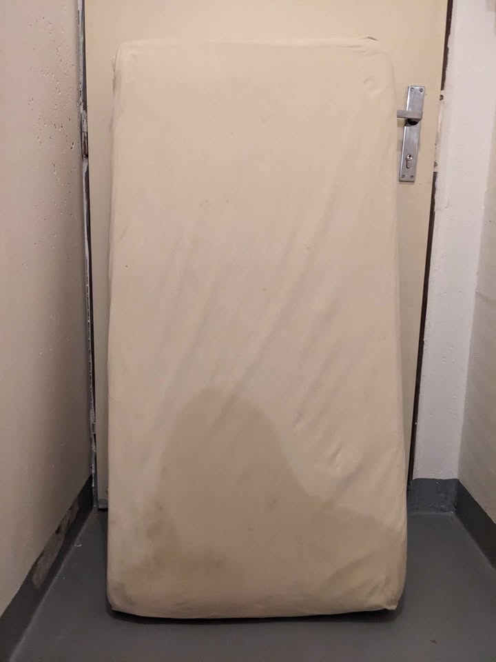 Dětská dřevěná postýlka s matrací - 2