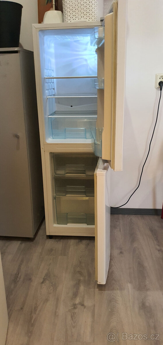 lednice s mrazákem dole - 2