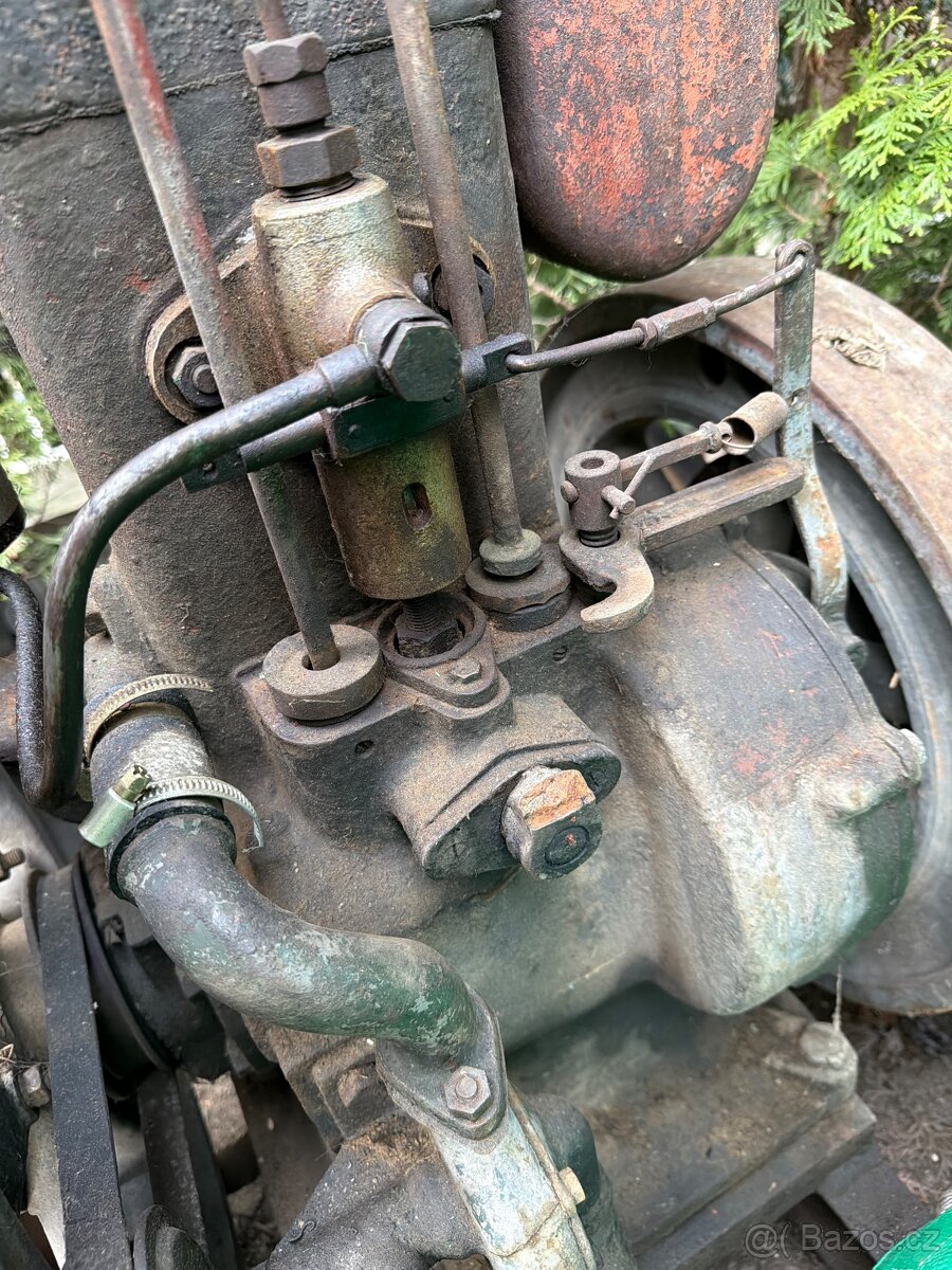 Stabilní motor Slavia - 2