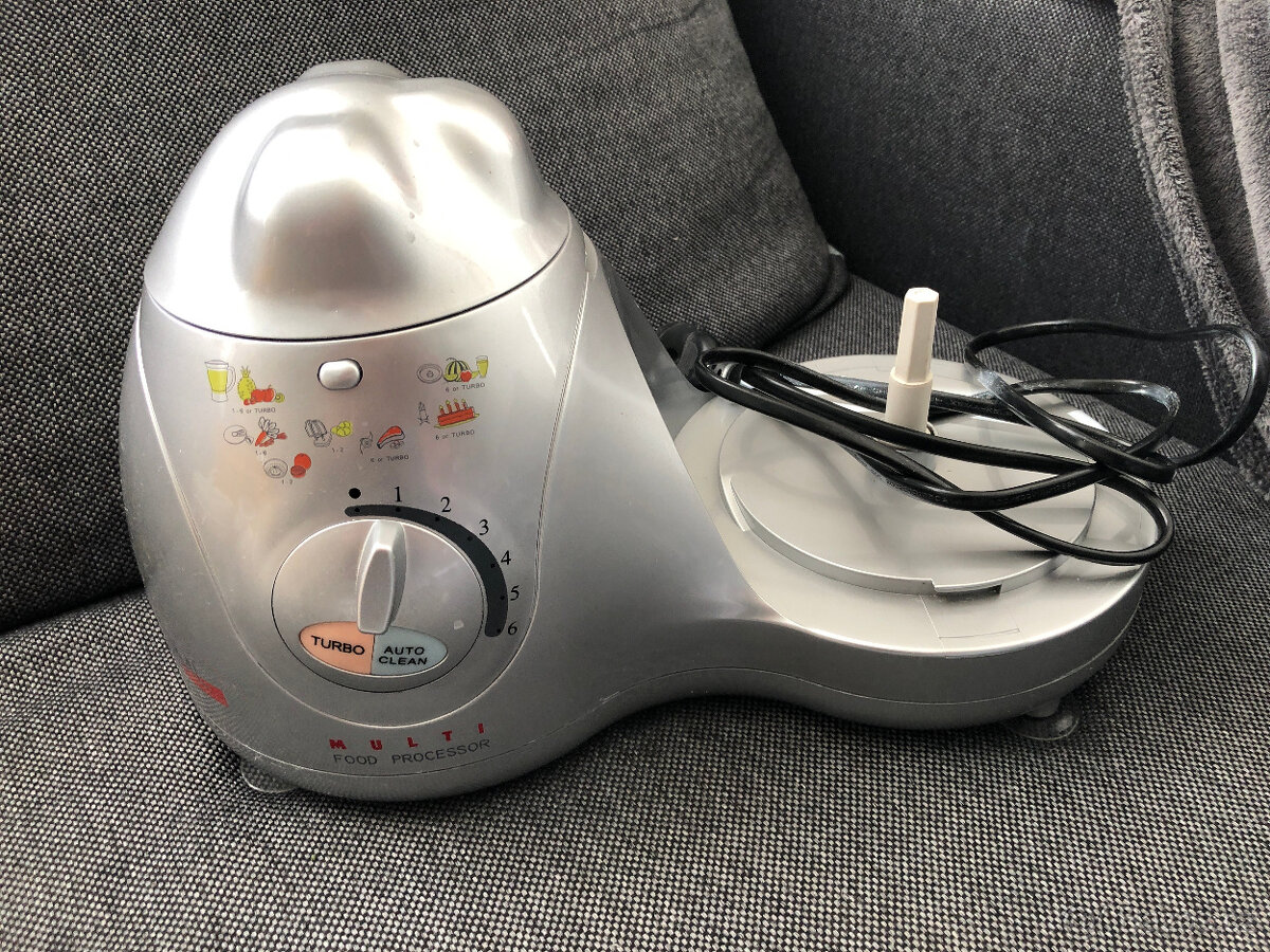 Robotický mixér s příslušenstvím - 2