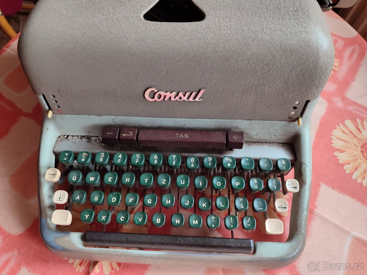 Starý psací stroj Consul - 2