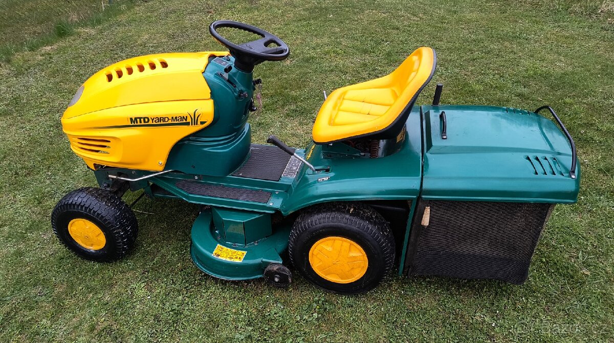 Zahradní traktor YardMan MTD - 2