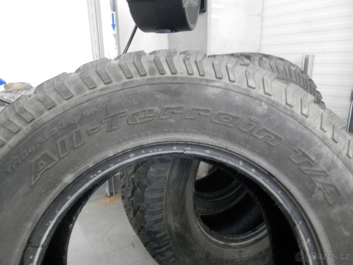 BF Goodrich All terrain 265/70 r17 - 2