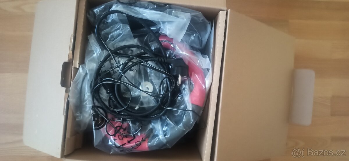 Prodám téměř nový volant na PC - 2