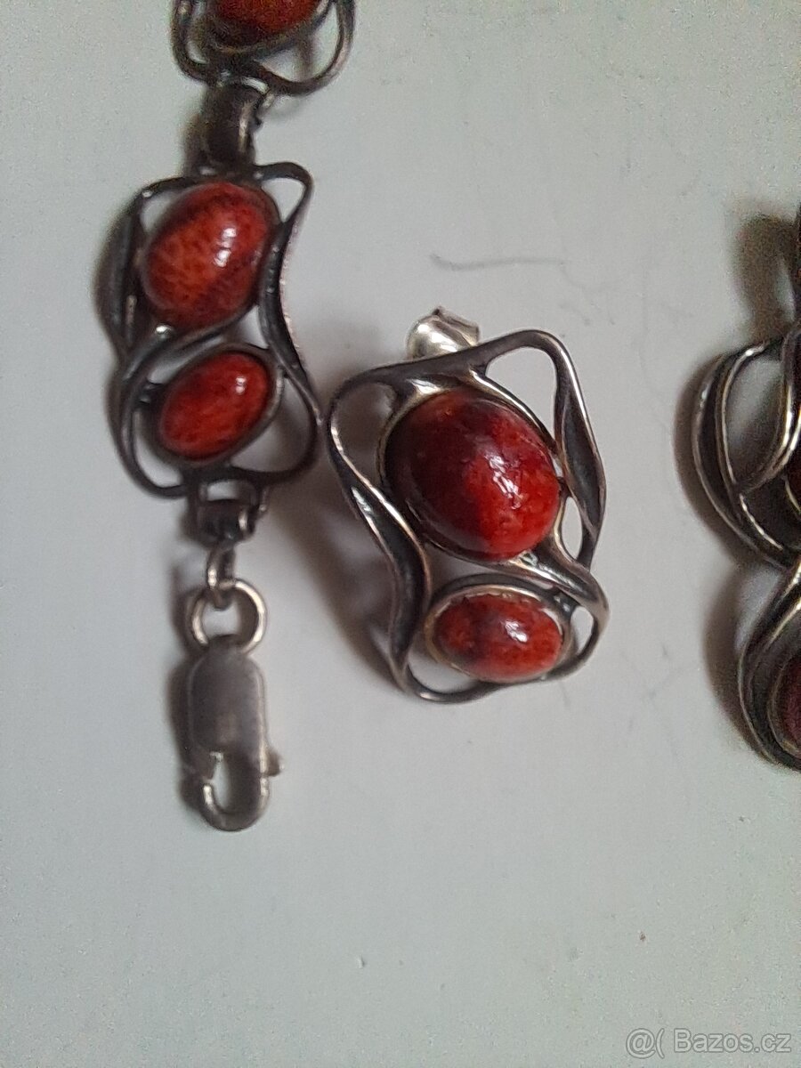 Stříbrná sada s koralem - 2