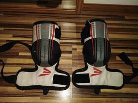 hokejová výstroj(hokejka+helmy+kalhoty+taška+chrániče) - 2