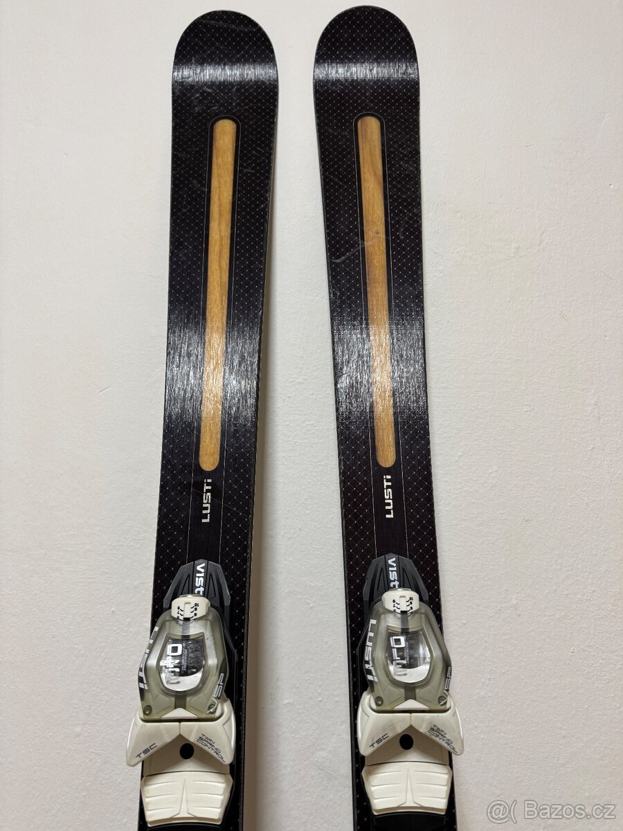Lyžařské vybavení - lyže,lyžáky,helma - 2