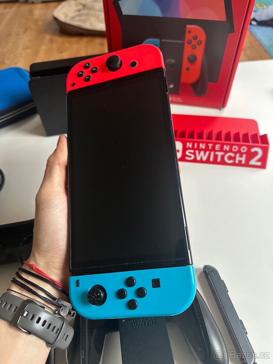 Nintendo switch oled + bohaté příslušenstv. + hra - 2