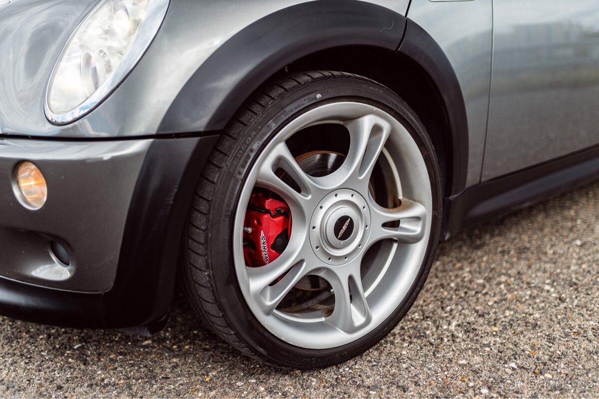 Mini Cooper S JCW R53 - 2