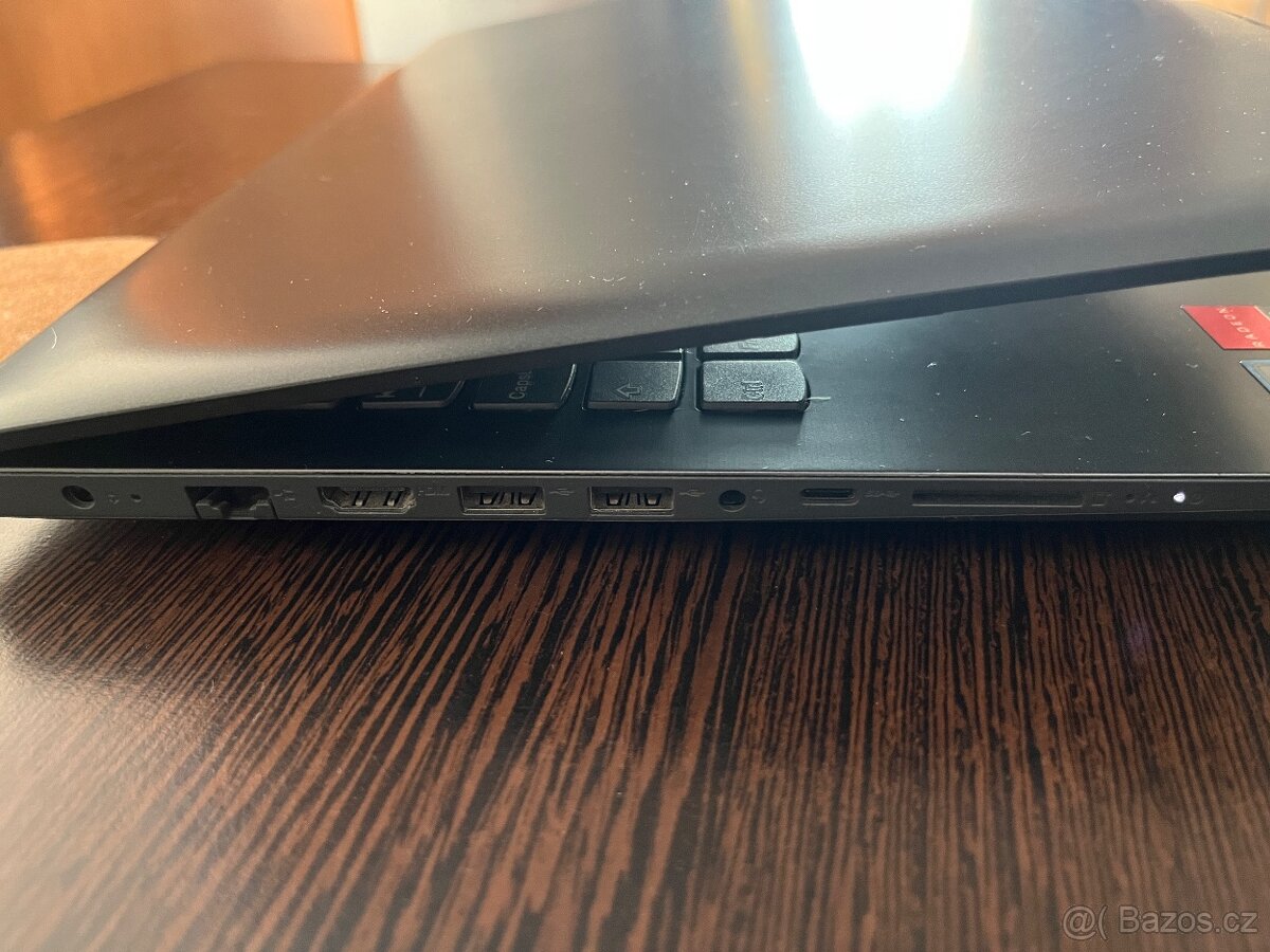 Notebook Lenovo IdeaPad 330 – i5/8GB/SSD-500GB/Radeon-530 - 2