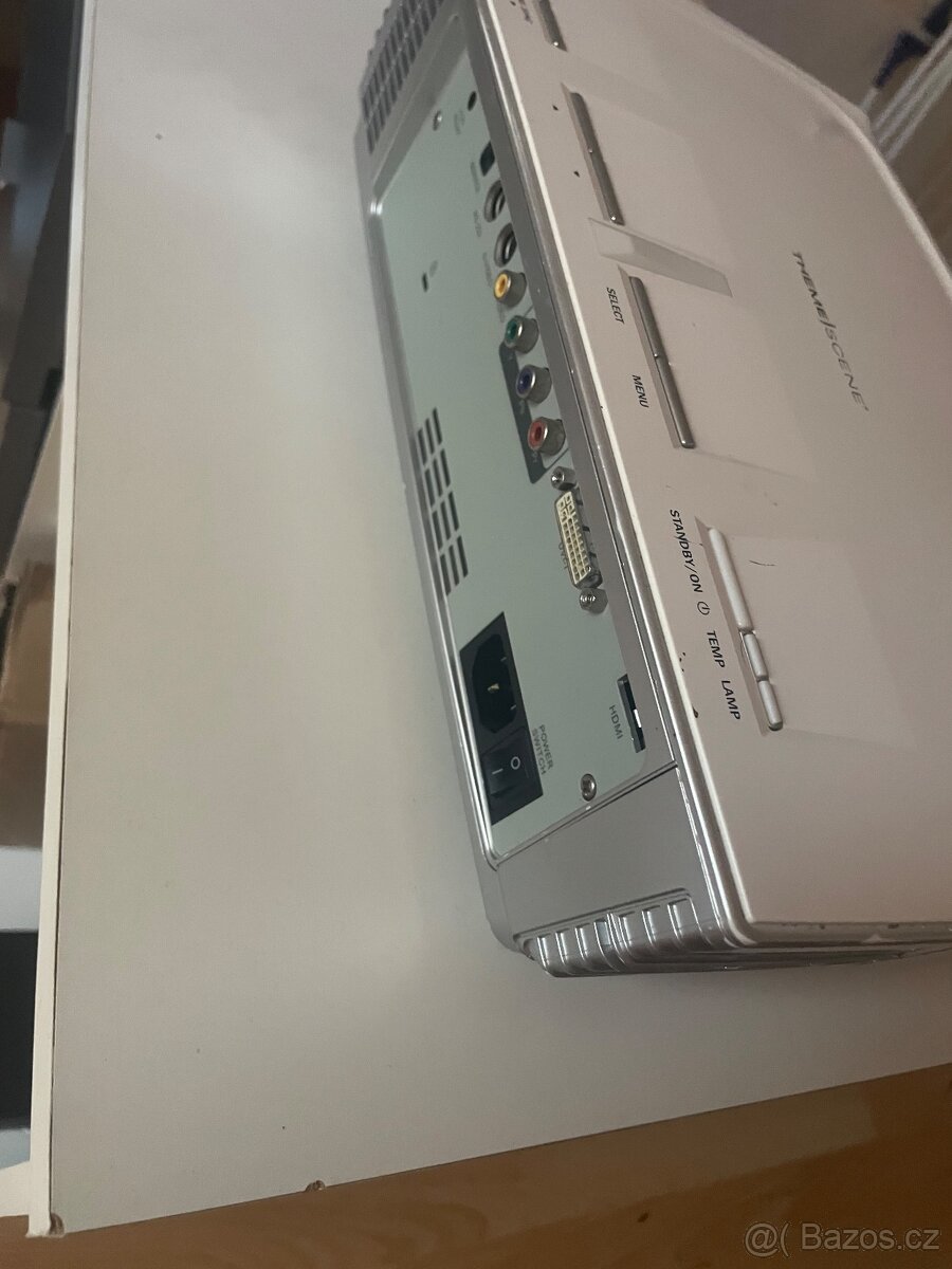 Prodám projektor THEME|SCENE v top stavu - 2