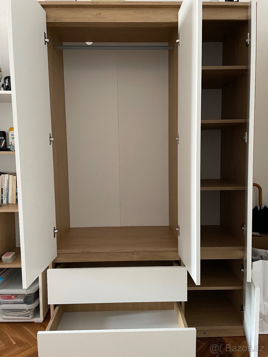 Šatní skříň - 2