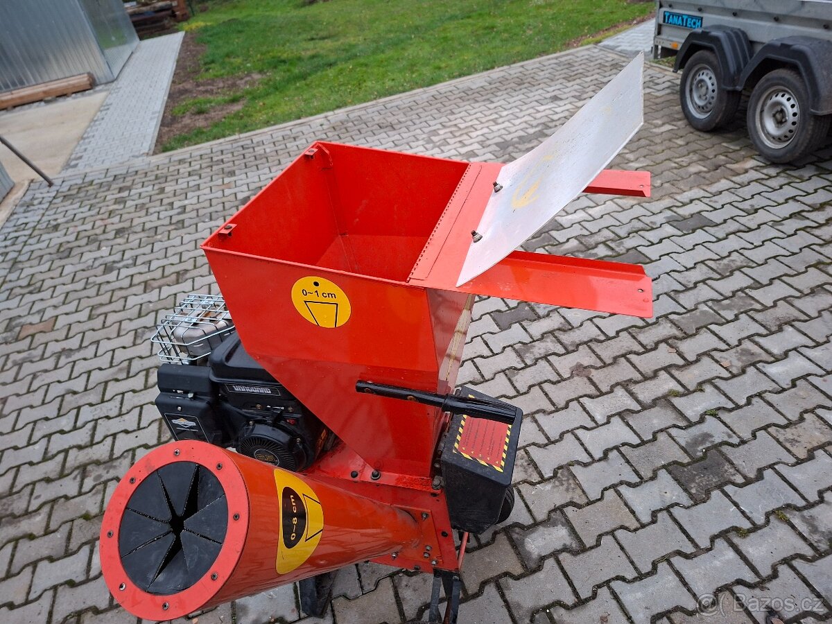 Prodám zahradní drtič benzínový - 2