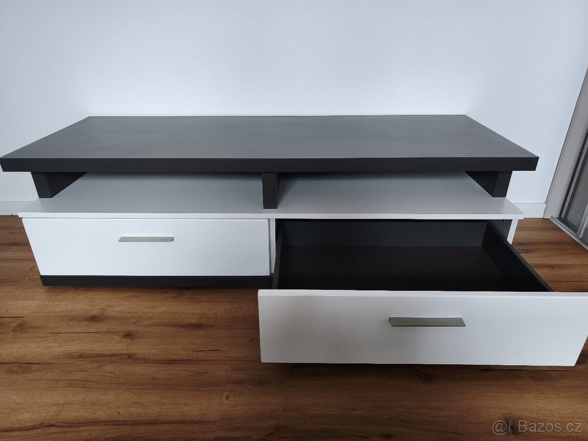 Televizní stolek - 2