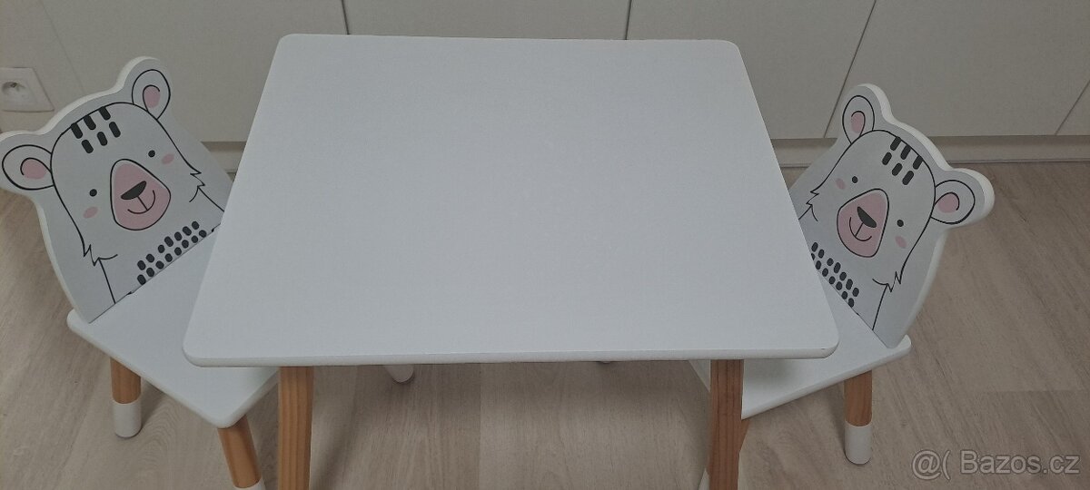Detsky stolek a zidlicky - 2