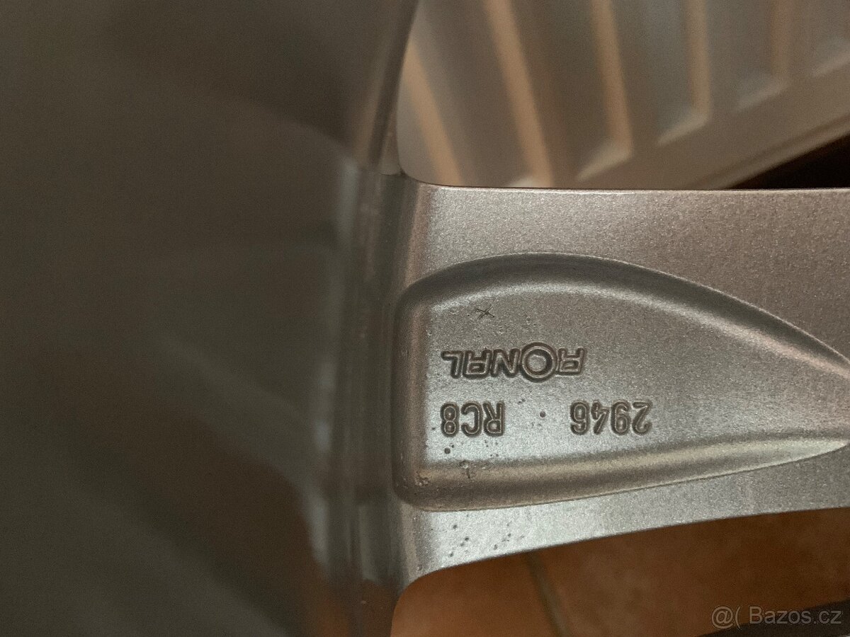 Originál alu na Multivan T6 včetně zimních pneu - 2