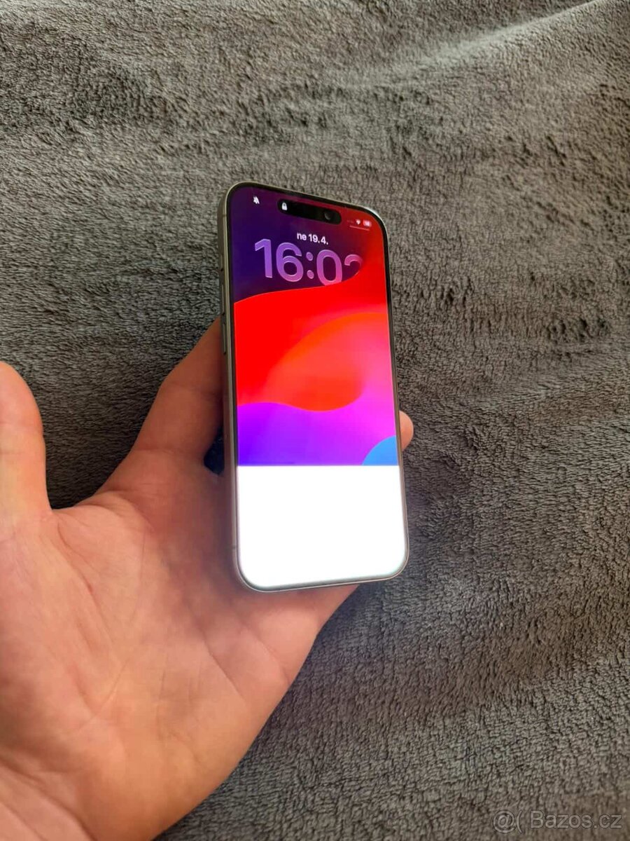 iPhone 15 pro - nutná výměna displeje - 2