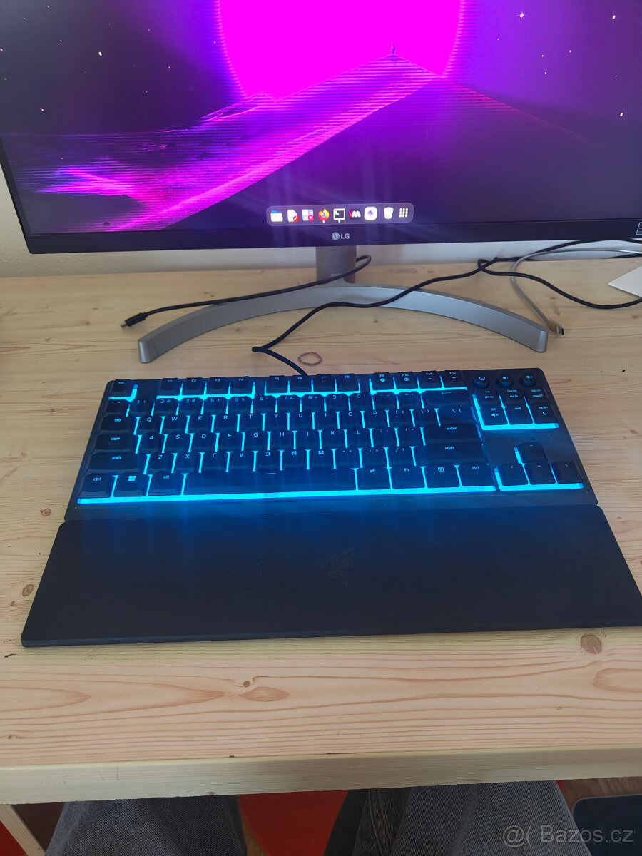 Herní klávesnice Razer Ornata V3 TKL - výborný stav - 2