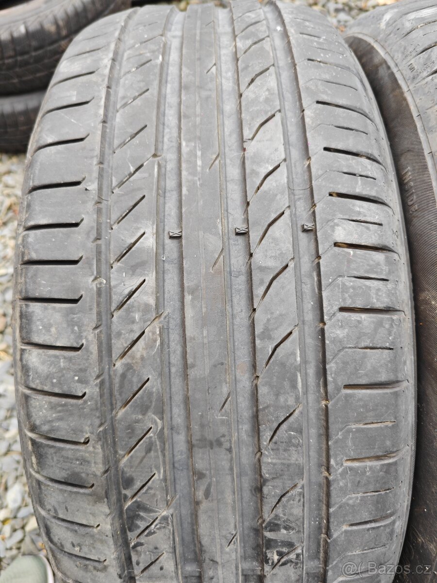 Continental 215/50 R18 - 2