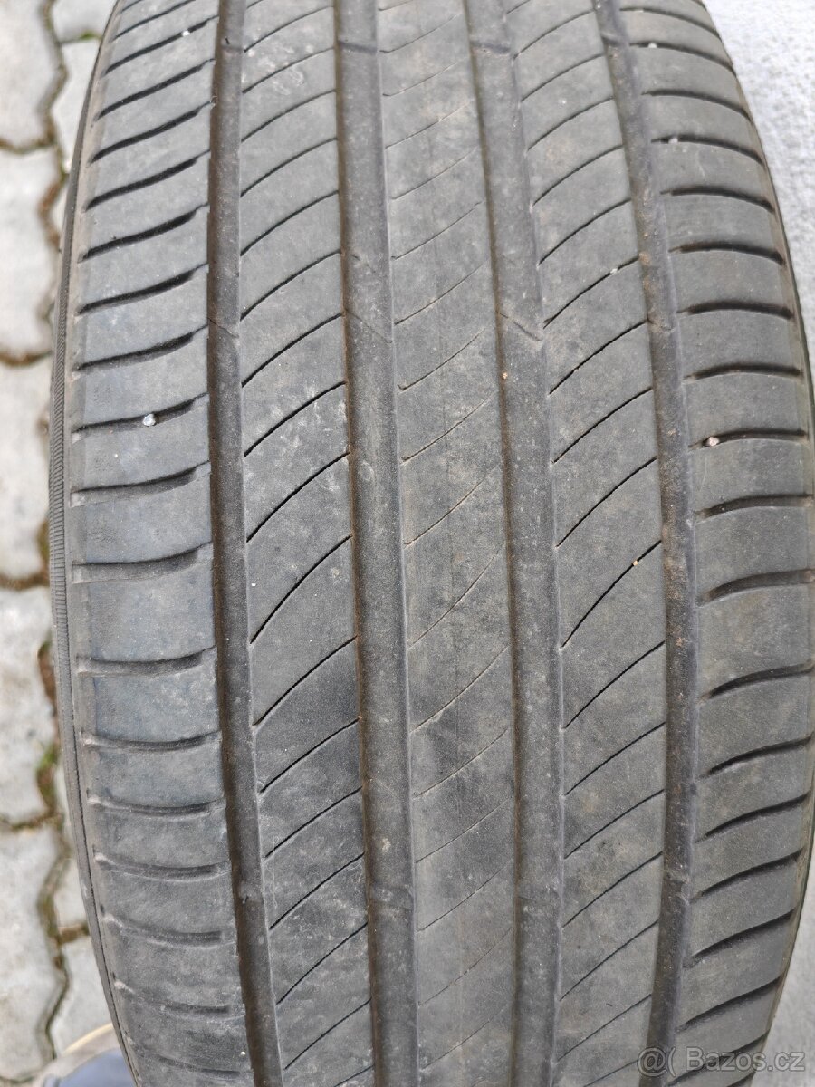 Letni pneu 235 55 R18 - 2