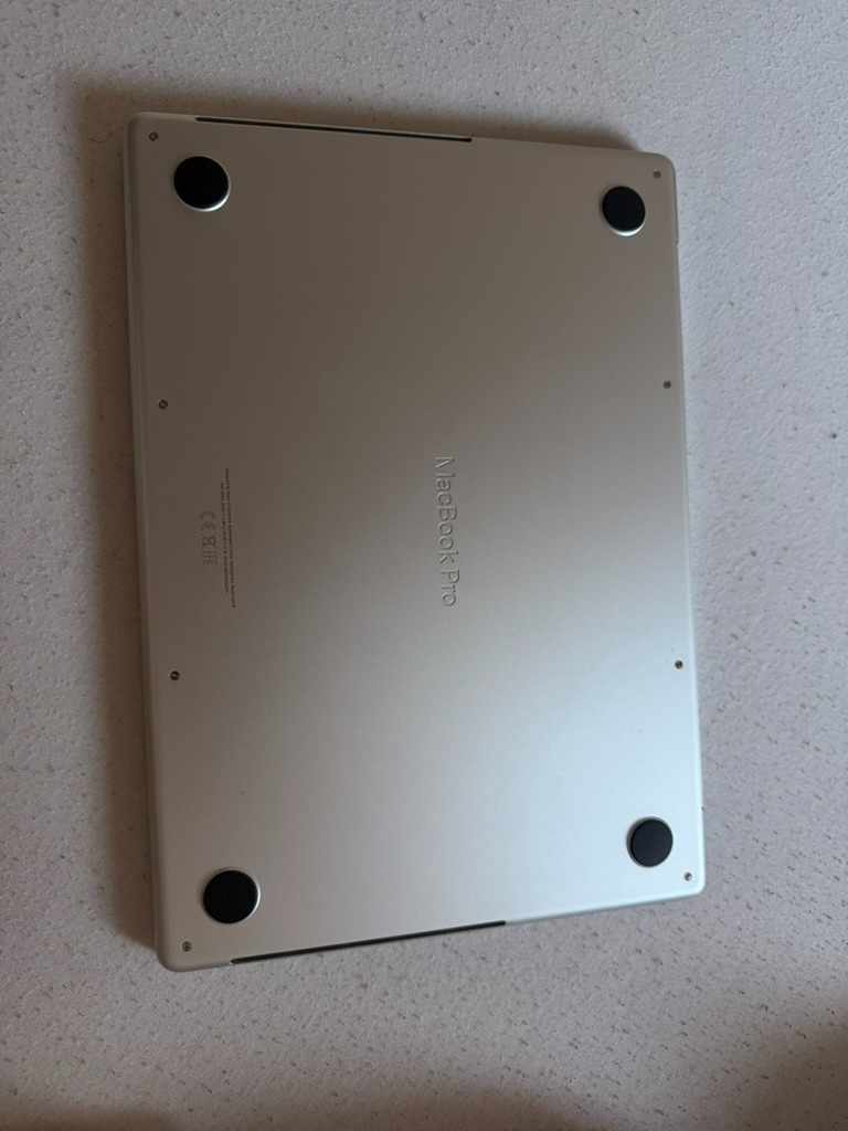 MacBook Pro M3 14 SSD 512 RAM 8 - 2