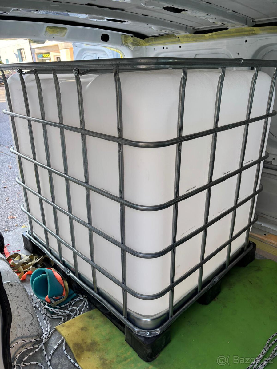IBC kontejner 1000l - nádrž na vodu - 2