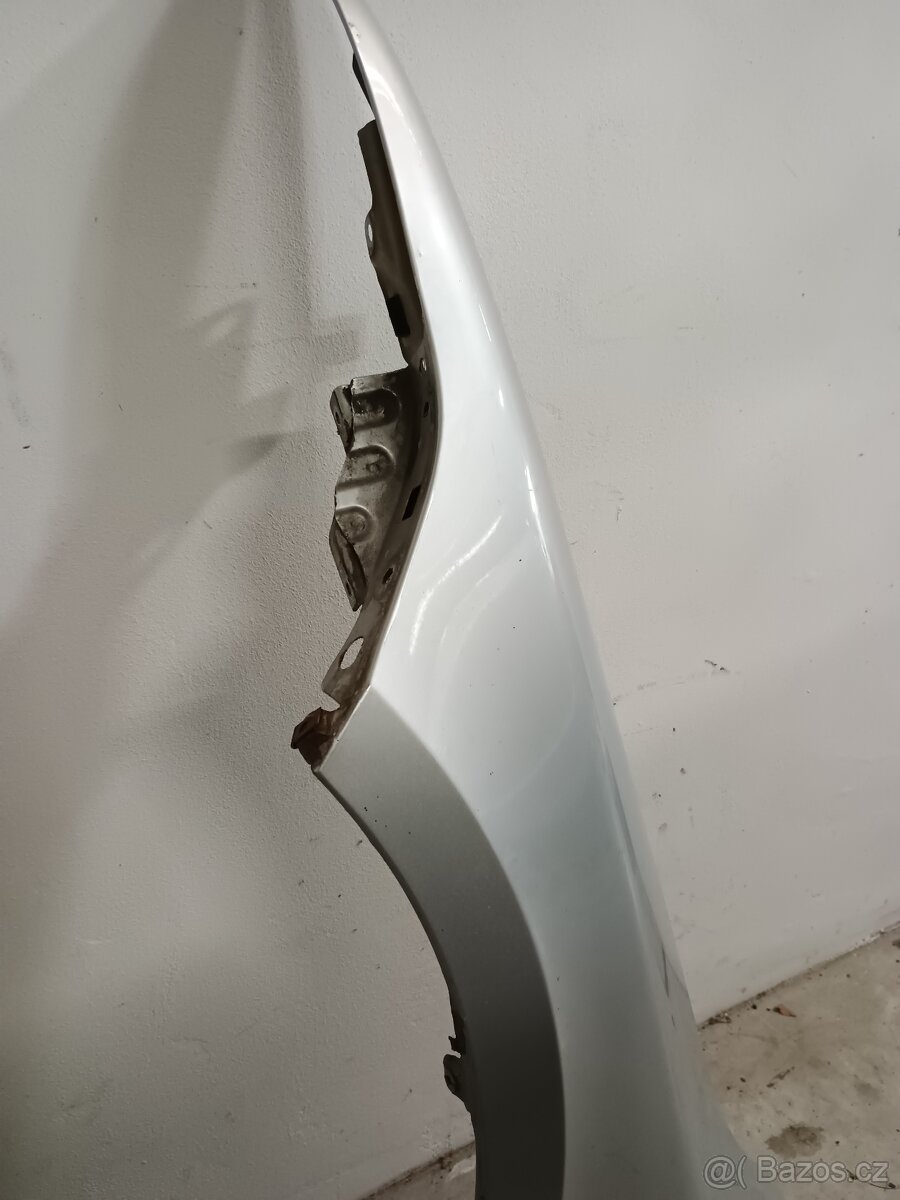 Levý blatník Superb 2 - 2