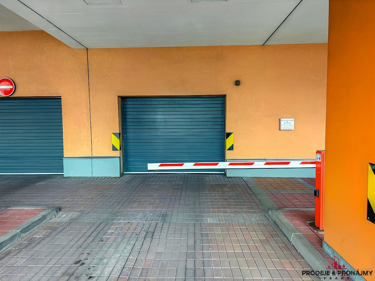 Prodej garážového stání 13 m² Poděbradská, Praha - 2