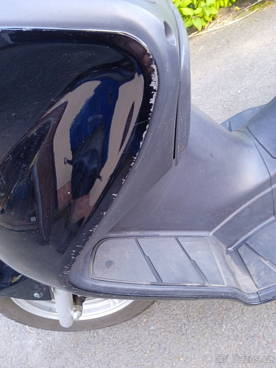 Suzuki Burgman 200 - 2